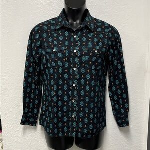 Women’s Wrangler Black and Teal Geometric Pearl Snap Shirt size medium